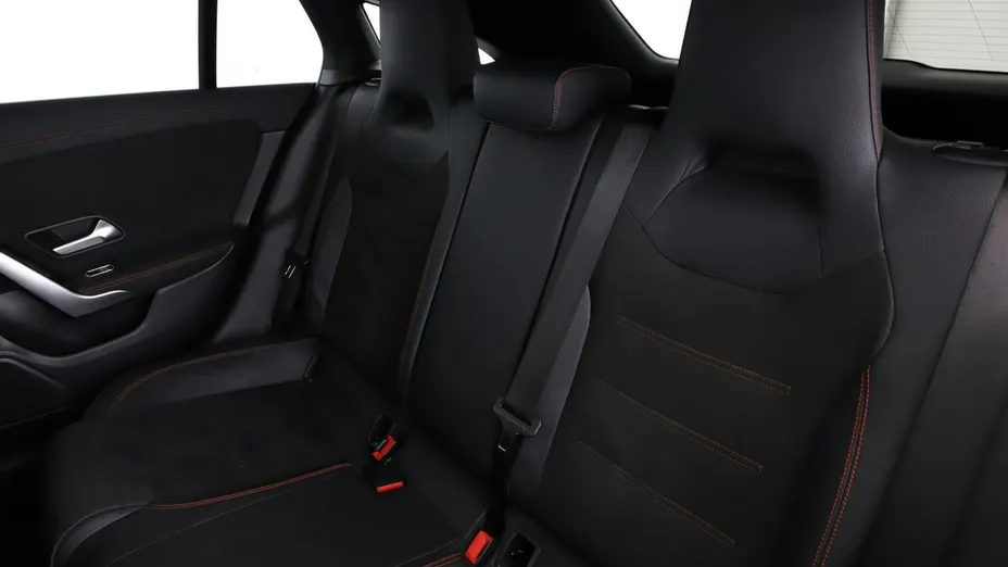 MERCEDES-BENZ CLA -