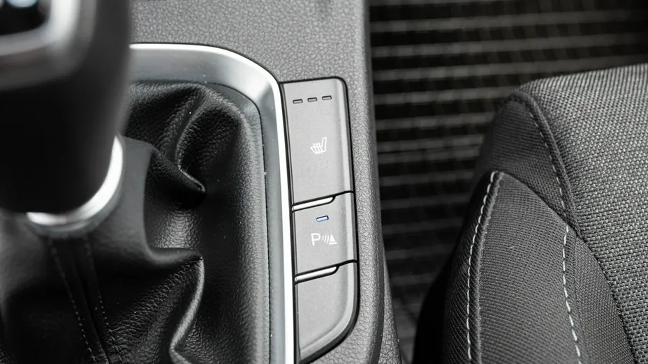 HYUNDAI i30 -