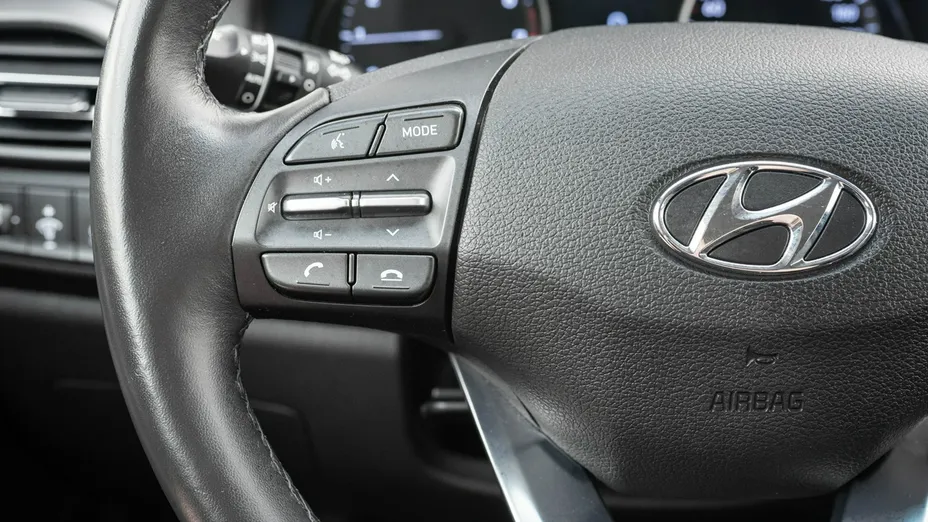 HYUNDAI i30 -