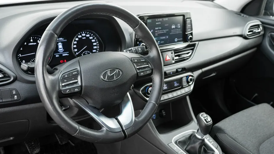 HYUNDAI i30 -