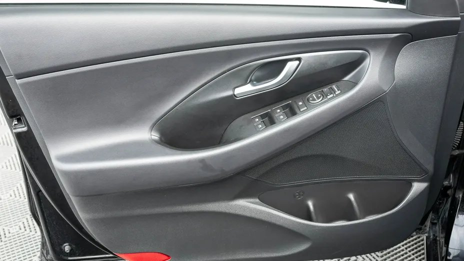 HYUNDAI i30 -