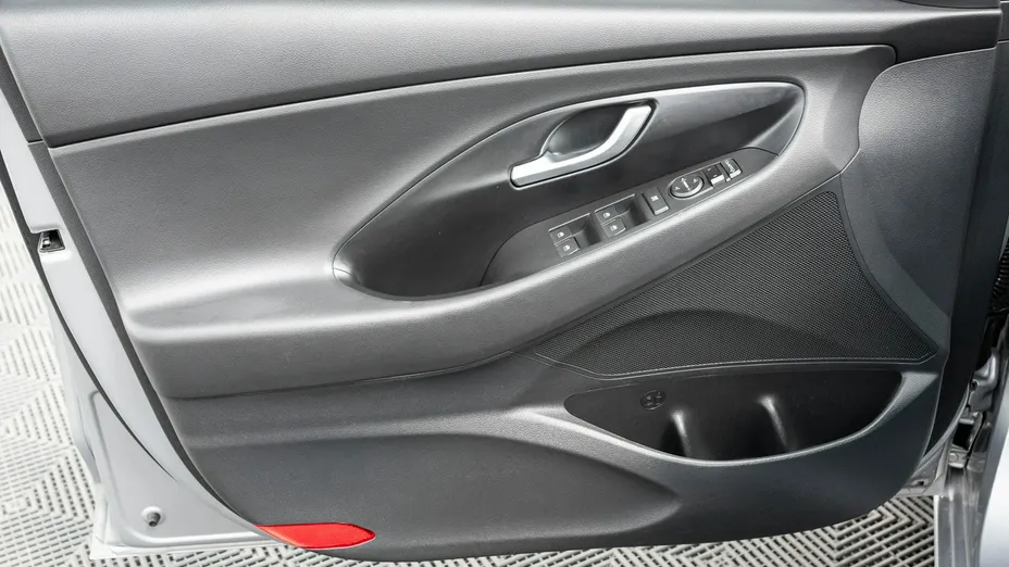 HYUNDAI i30 -