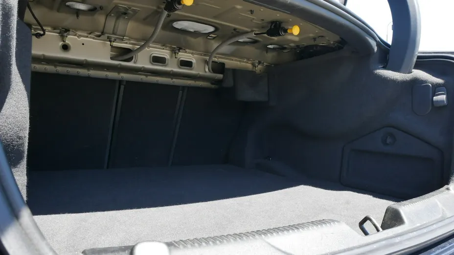 JAGUAR XE -