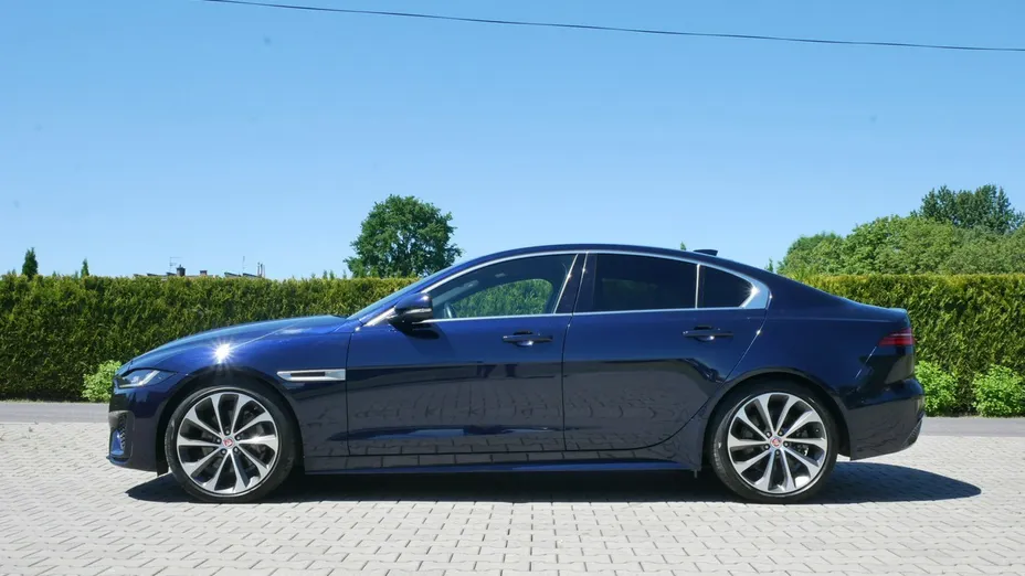 JAGUAR XE -