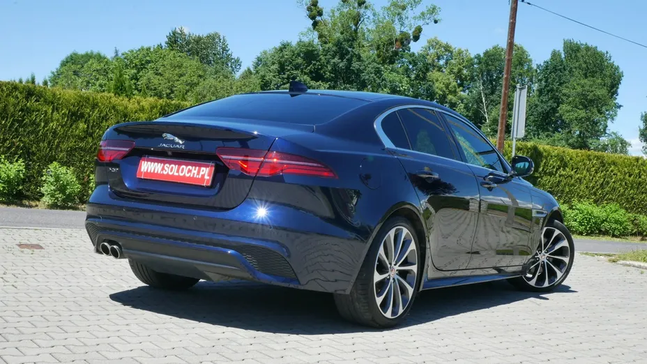 JAGUAR XE -
