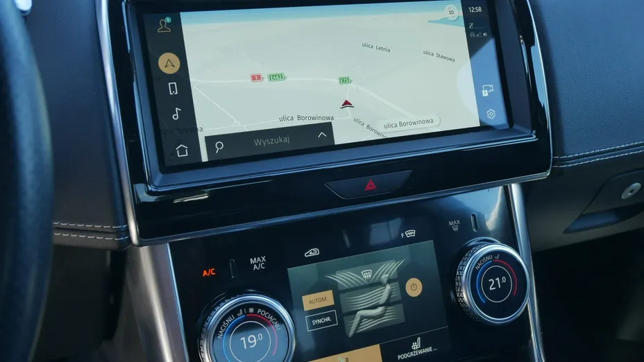 JAGUAR XE -
