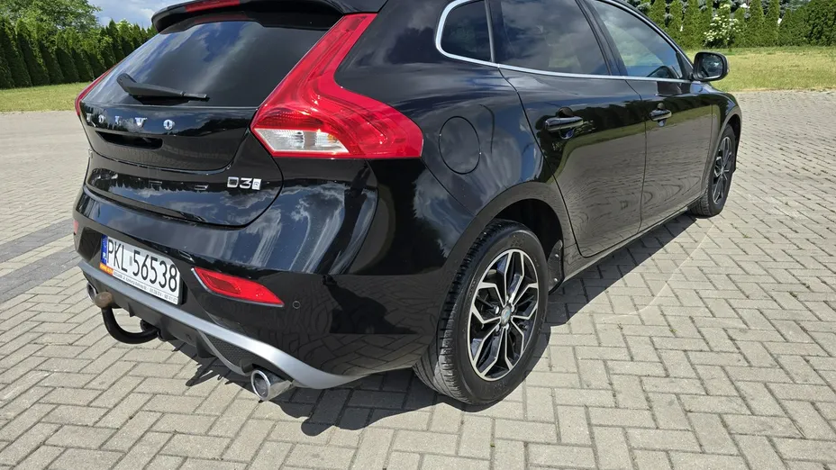 VOLVO V40 -