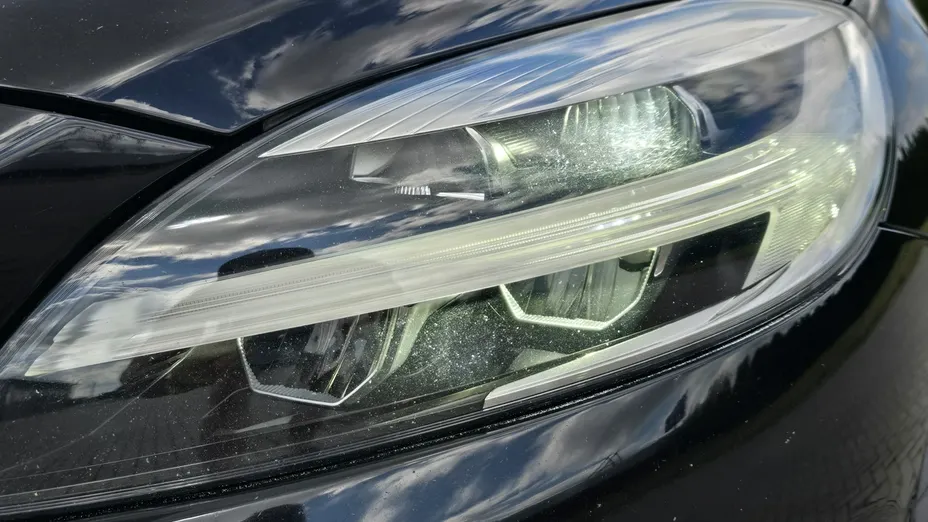 VOLVO V40 -