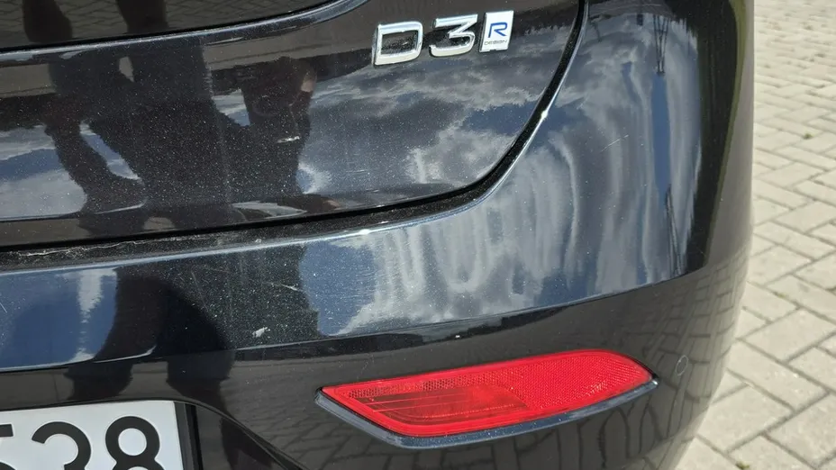 VOLVO V40 -
