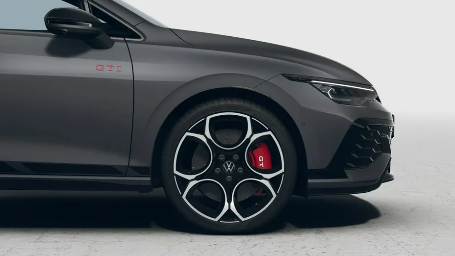 VOLKSWAGEN Golf -