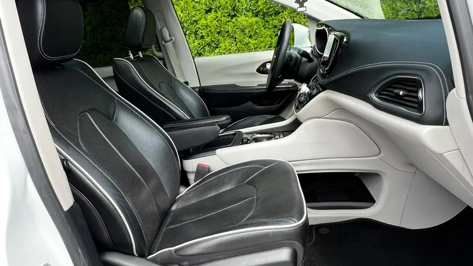 CHRYSLER Pacifica -