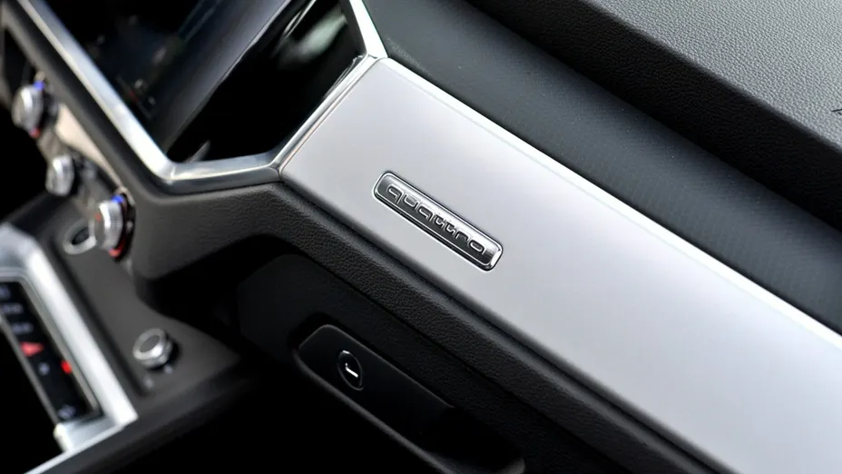 AUDI Q3 -