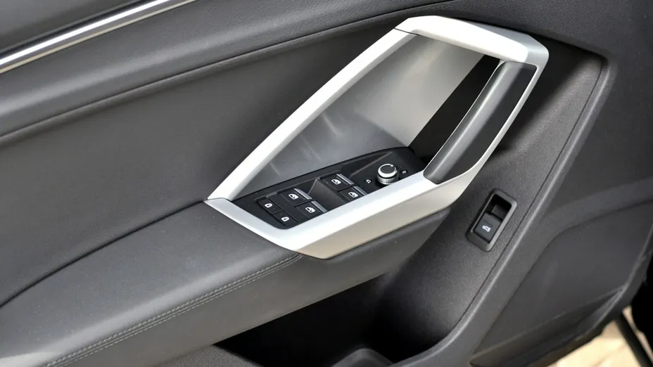 AUDI Q3 -