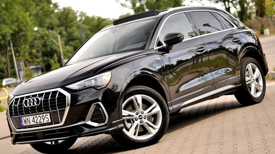 AUDI Q3 -