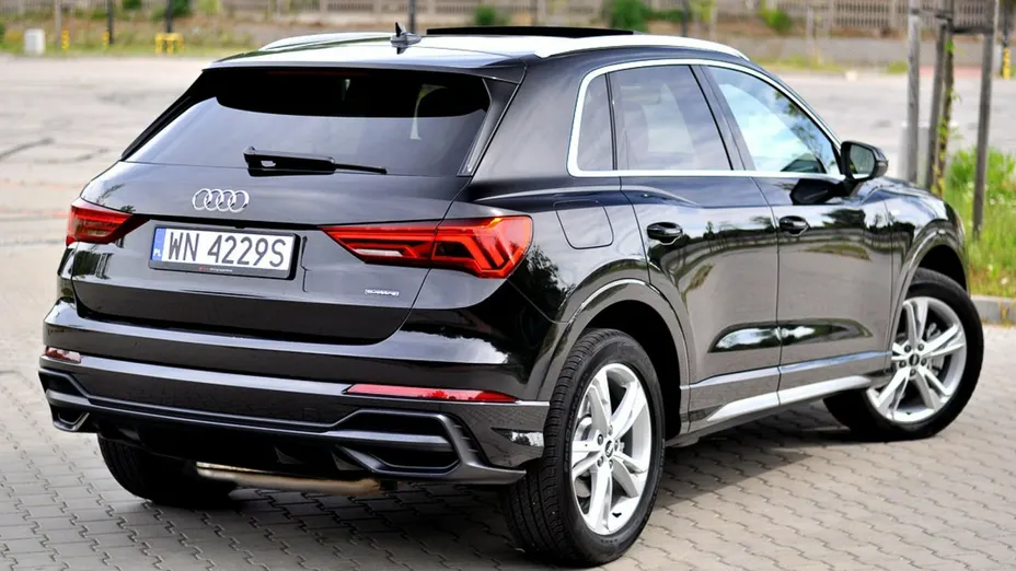 AUDI Q3 -