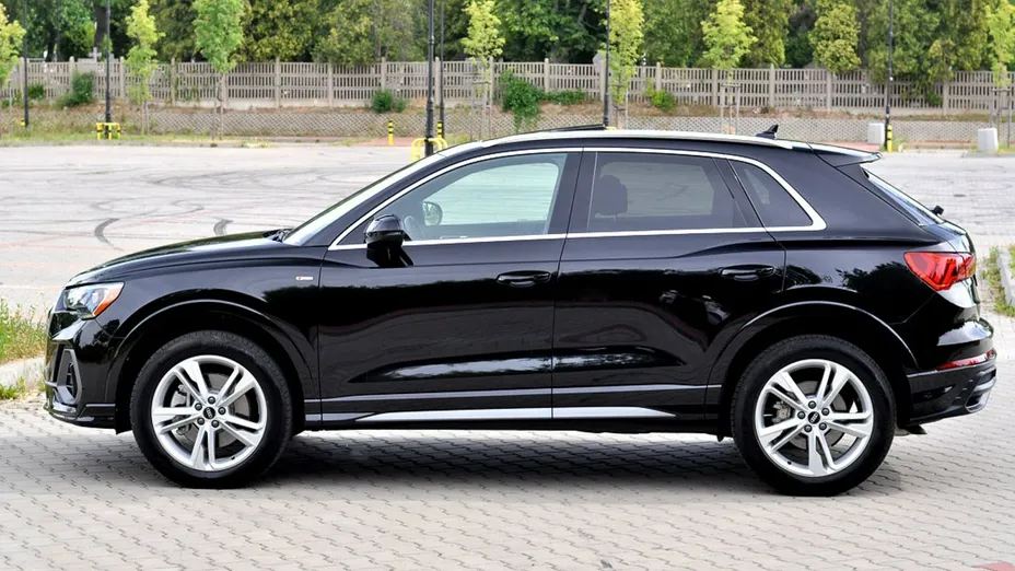 AUDI Q3 -
