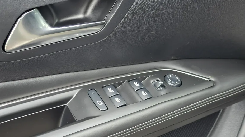 PEUGEOT 3008 -