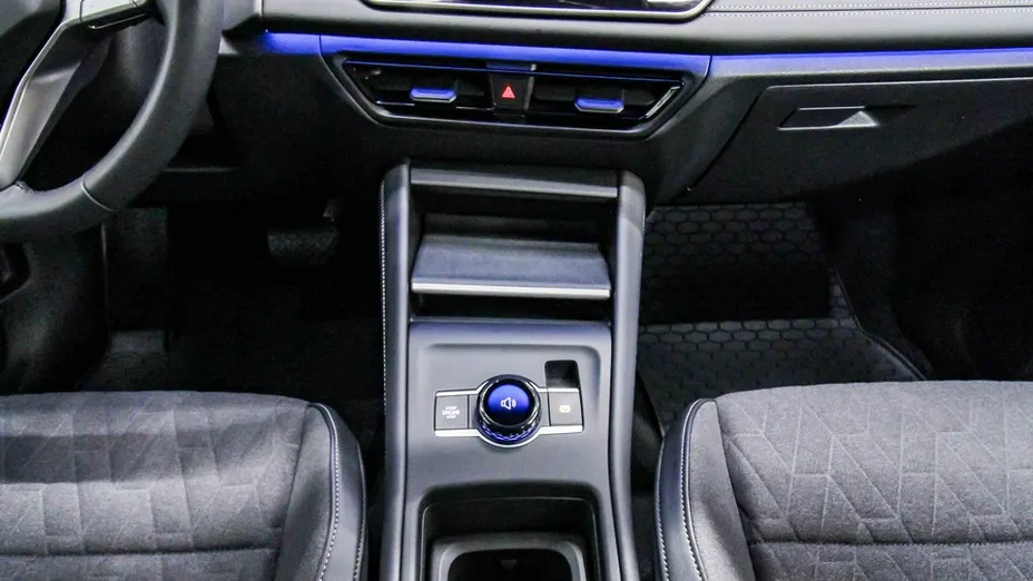 VOLKSWAGEN Tiguan -