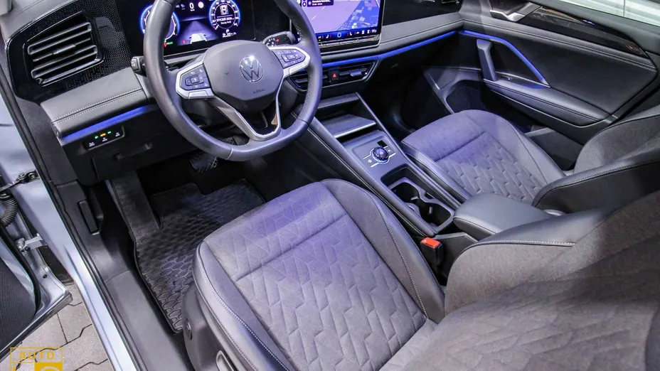 VOLKSWAGEN Tiguan -