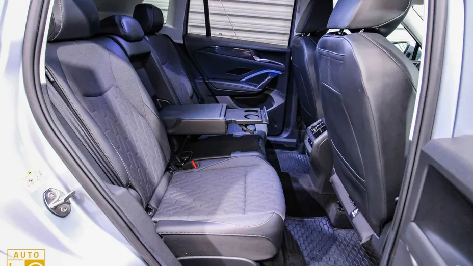 VOLKSWAGEN Tiguan -