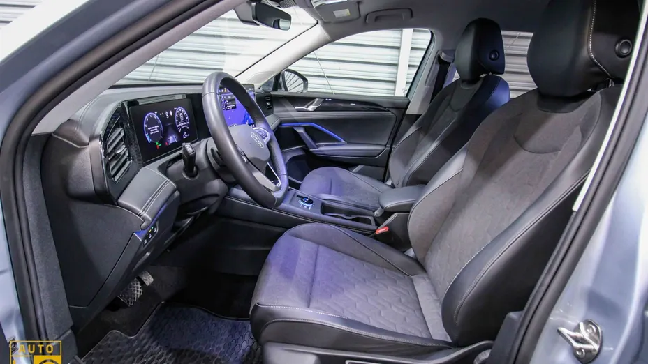 VOLKSWAGEN Tiguan -