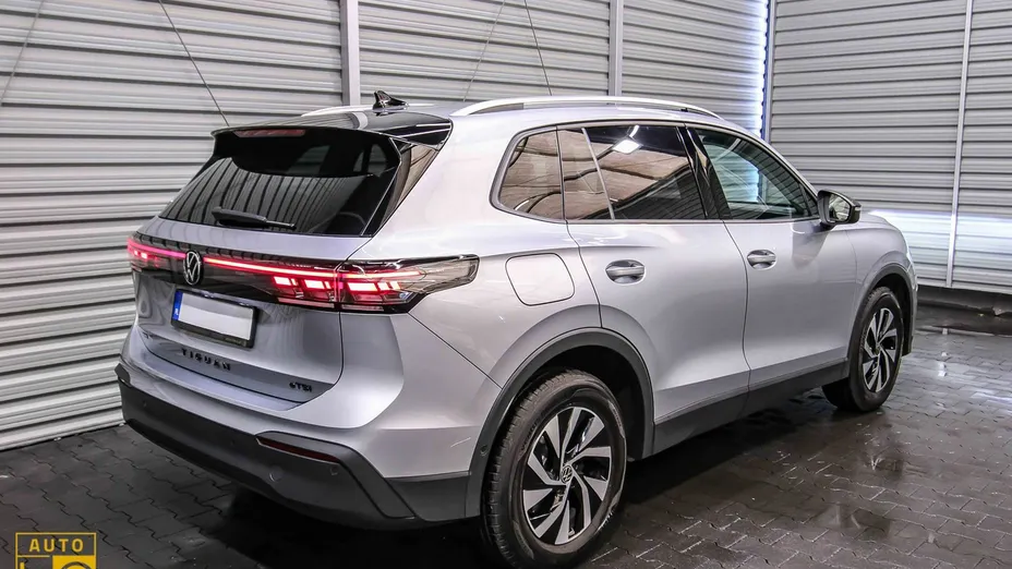 VOLKSWAGEN Tiguan -