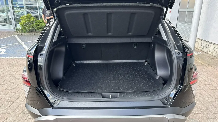 HYUNDAI Kona -