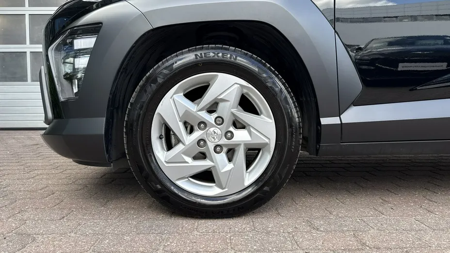 HYUNDAI Kona -