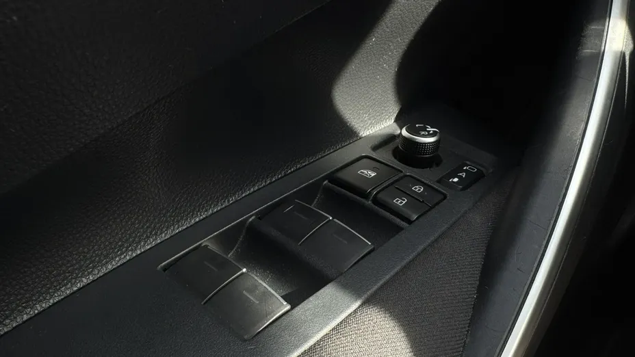 TOYOTA Corolla -