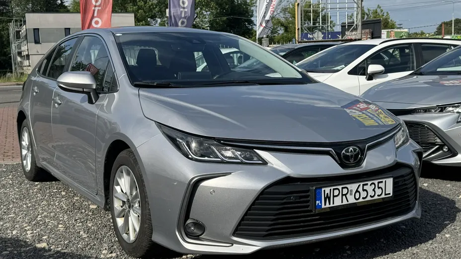 TOYOTA Corolla -