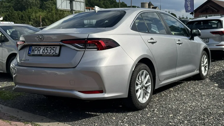 TOYOTA Corolla -