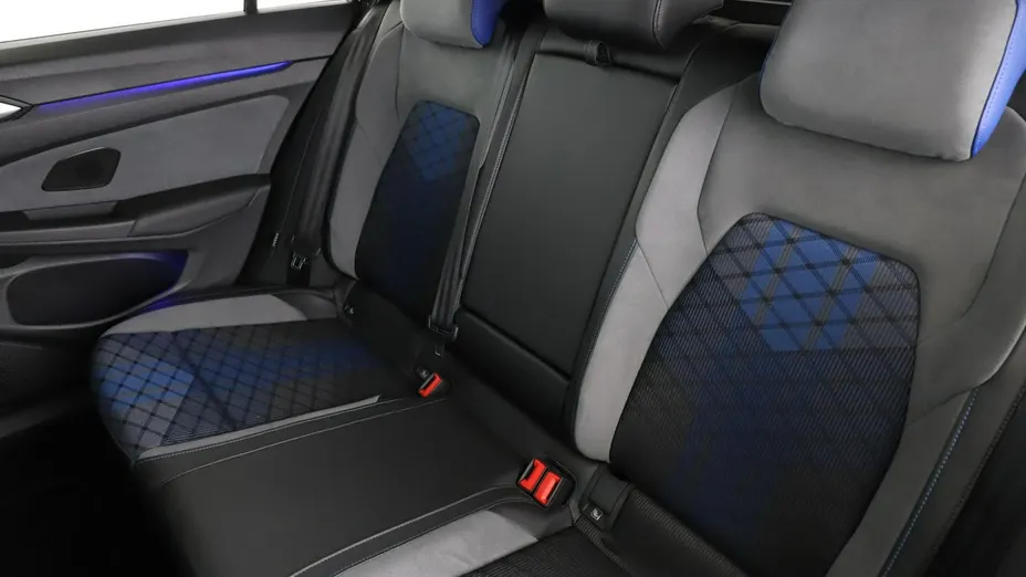 VOLKSWAGEN Golf -