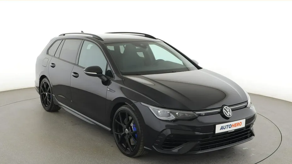 VOLKSWAGEN Golf -