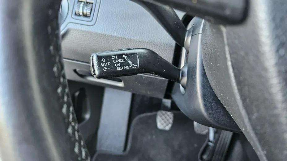 VOLKSWAGEN Passat -