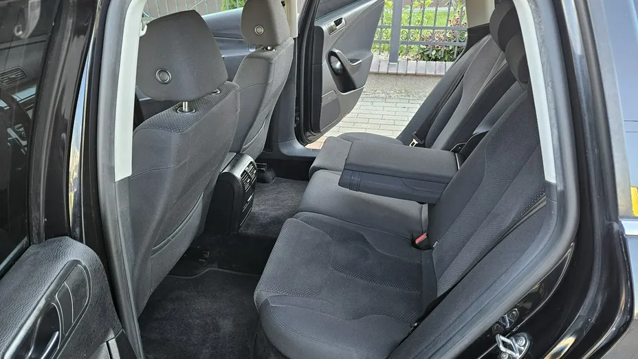 VOLKSWAGEN Passat -