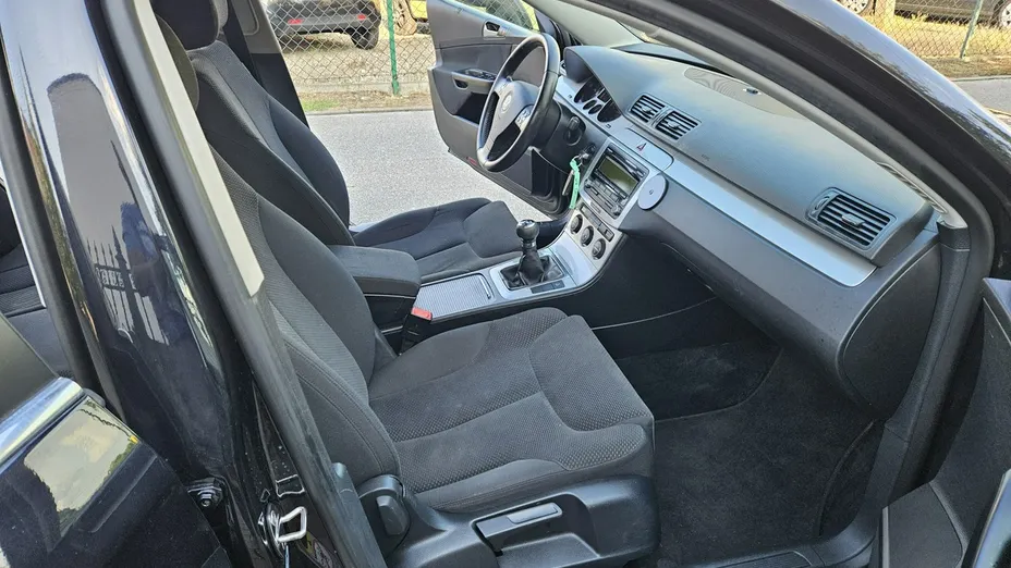 VOLKSWAGEN Passat -