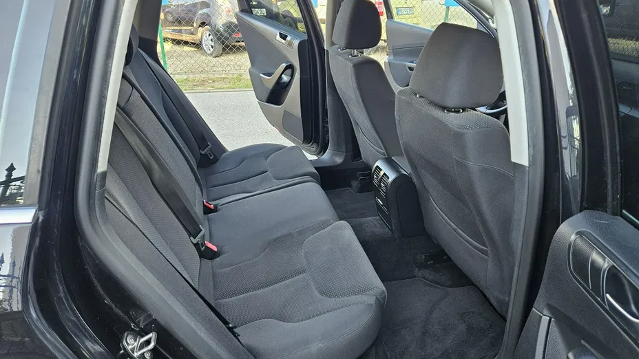 VOLKSWAGEN Passat -