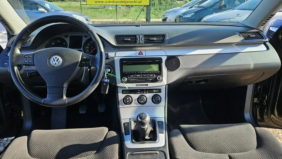 VOLKSWAGEN Passat -