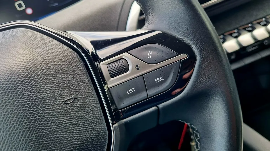 PEUGEOT 3008 -