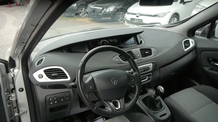 RENAULT Grand Scenic -