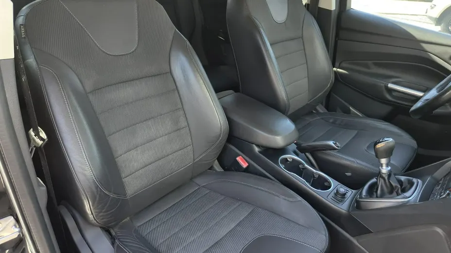 FORD Kuga -
