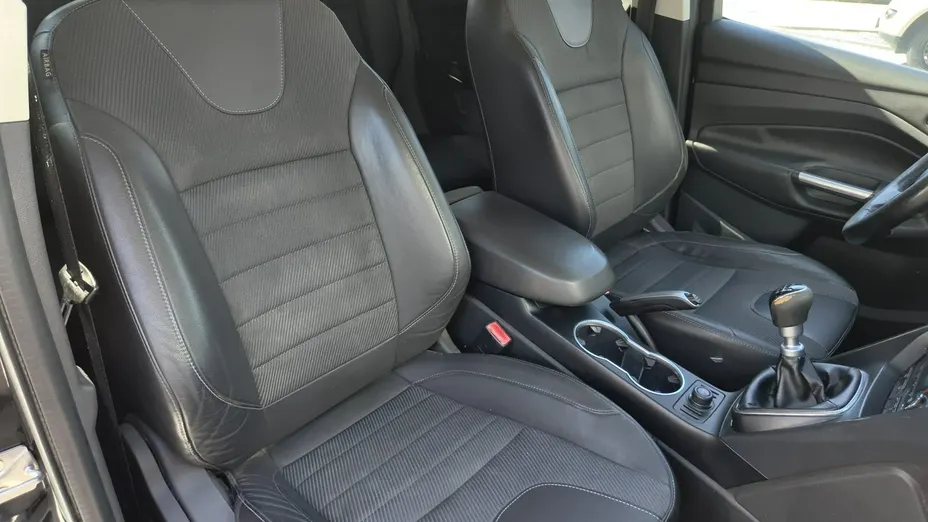 FORD Kuga -