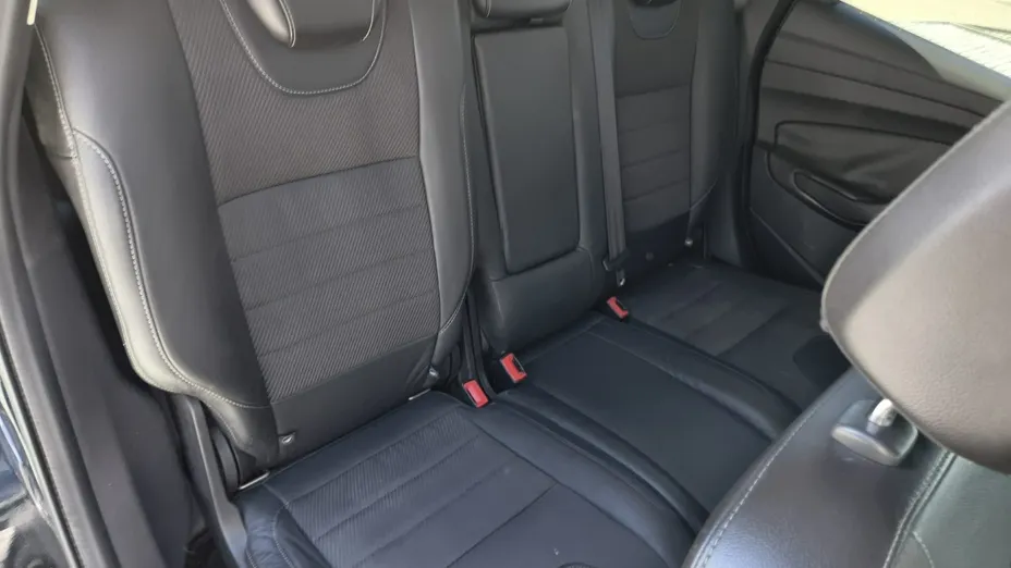 FORD Kuga -
