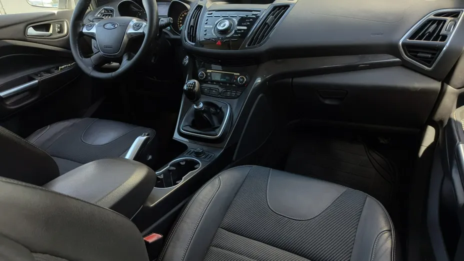 FORD Kuga -