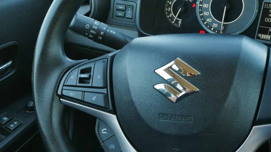 SUZUKI Ignis -