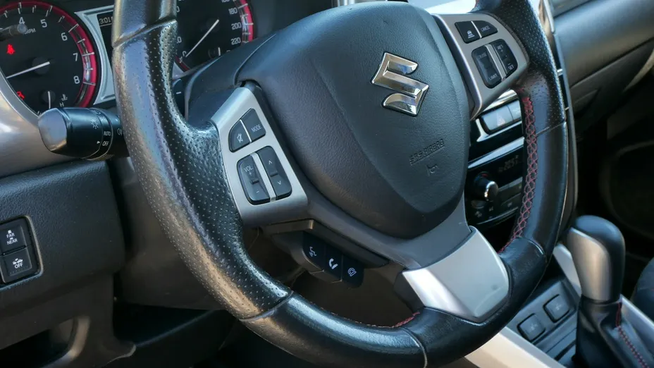 SUZUKI Vitara -