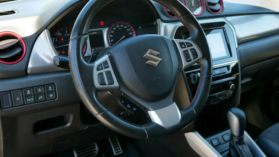 SUZUKI Vitara -