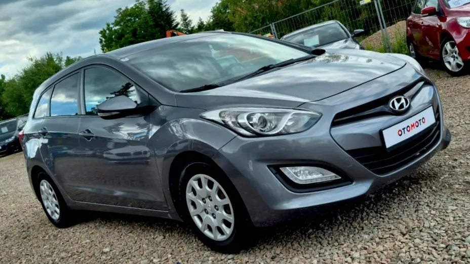 HYUNDAI i30 -