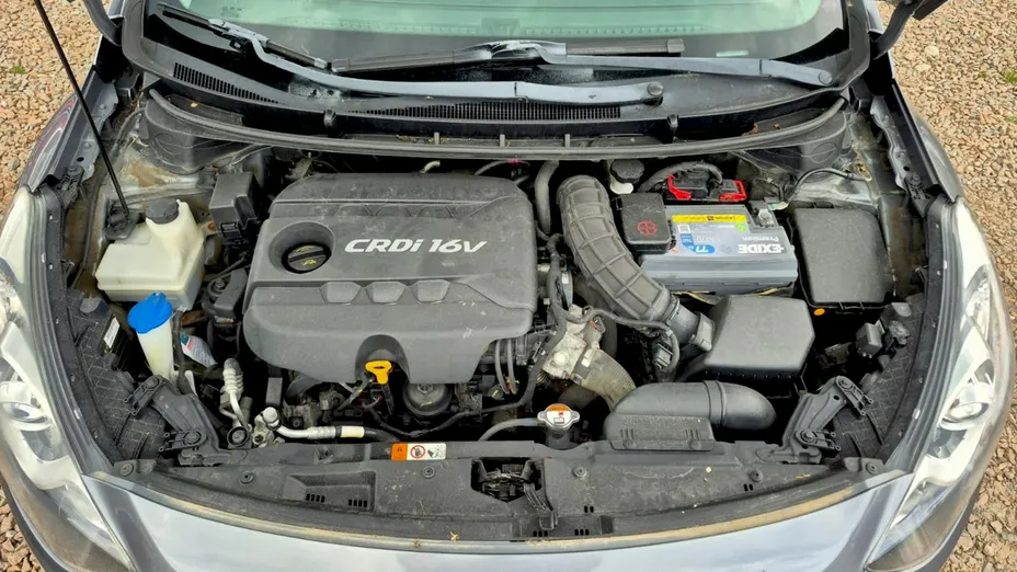 HYUNDAI i30 -