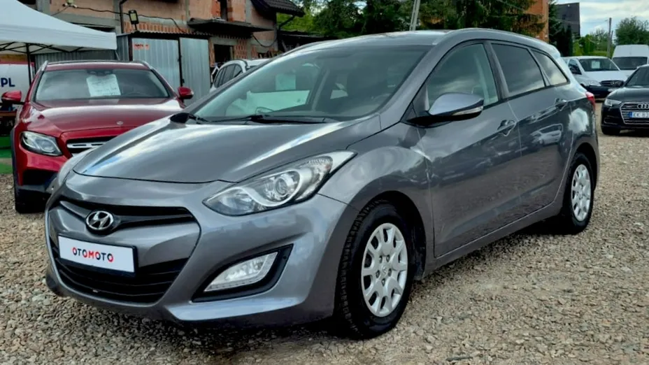 HYUNDAI i30 -